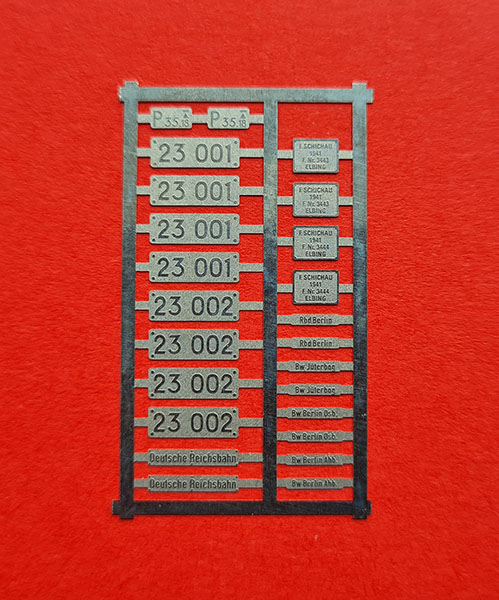 Ätzschildersatz 23 001-23 002 DR - Epoche II-III Beschilderung