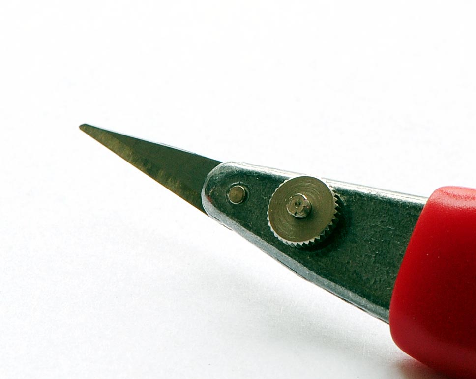 Entgradmesser, rot, mit Schnellwechselklinge